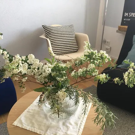Design+bodenseesicht=zuhause Blau Apartman Markdorf